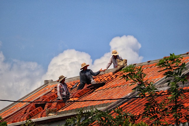 réparer ou remplacer un toit par un couvreur professionnel